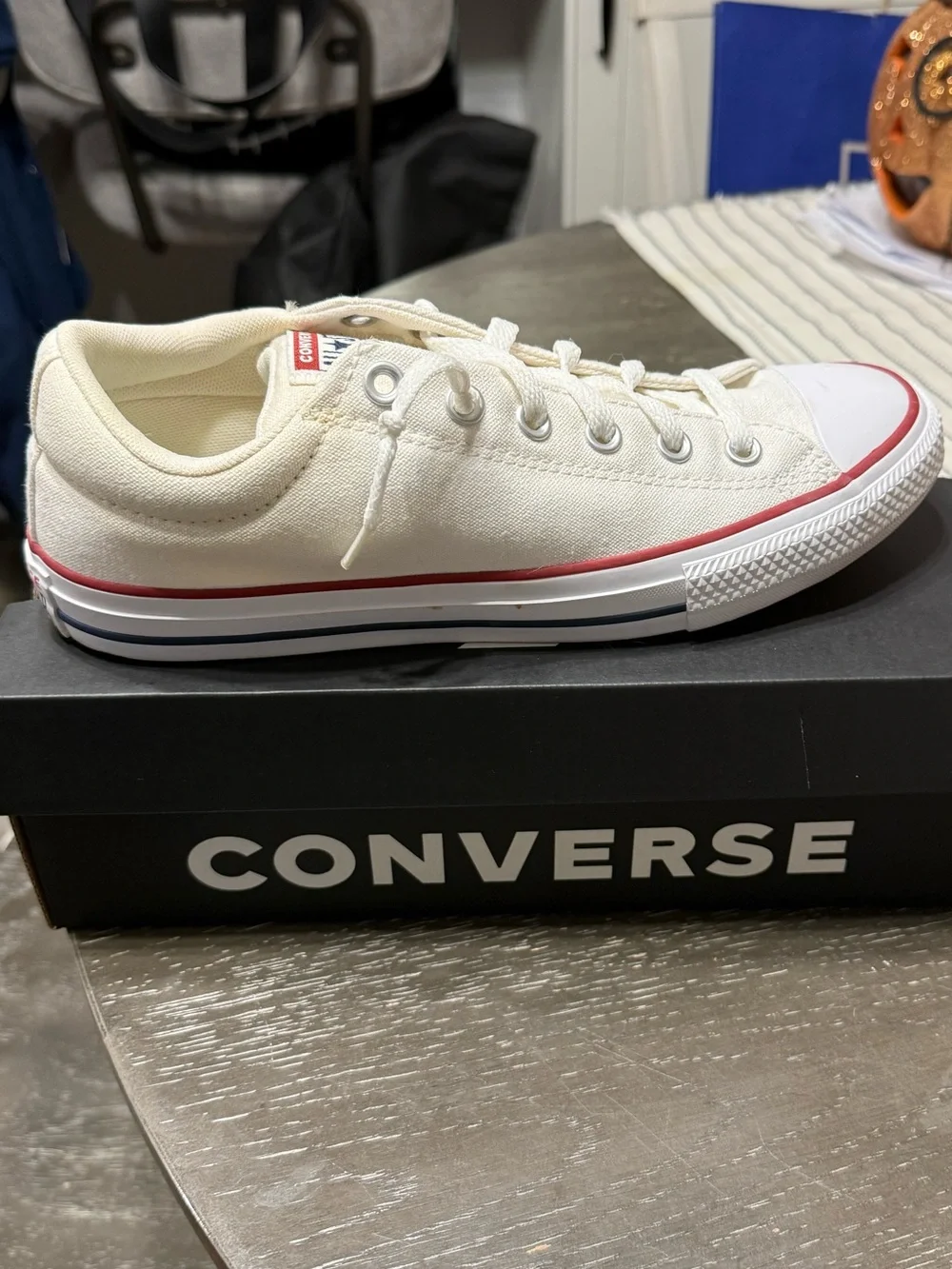 Converse Kids Low Top Canvas Sneakers White w/ Red Trim Size 7 fits women 7.5/8
